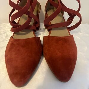 New Eileen Fisher Pumps Women’s Size 11
Cayenne Juku Suede Block Heel